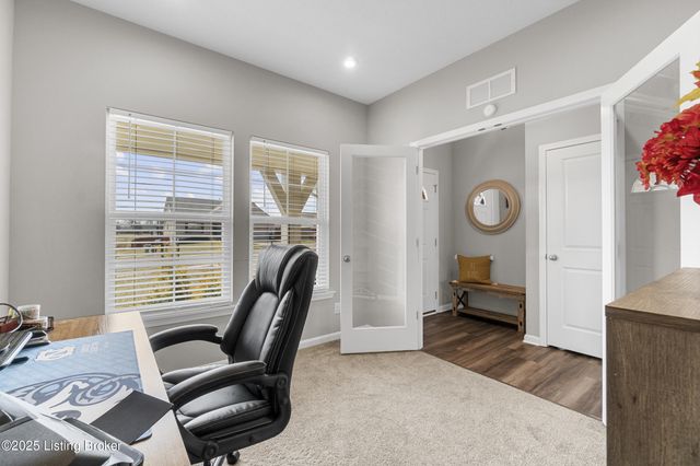 242 Magnolia Dr, Shepherdsville, KY 40165