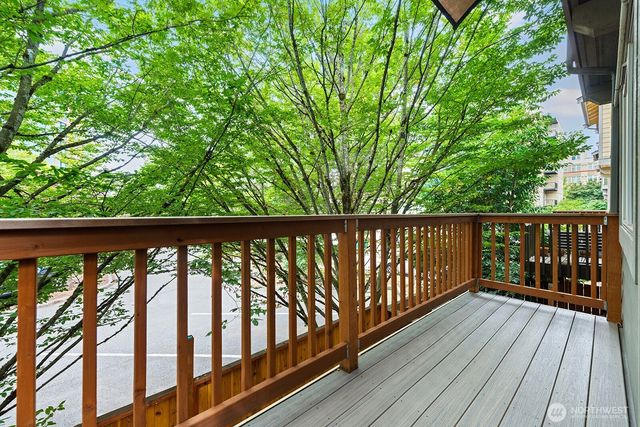 8063 165th Lane NE, Redmond, WA 98052
