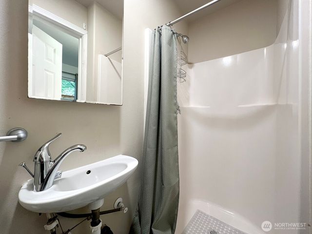 8063 165th Lane NE, Redmond, WA 98052