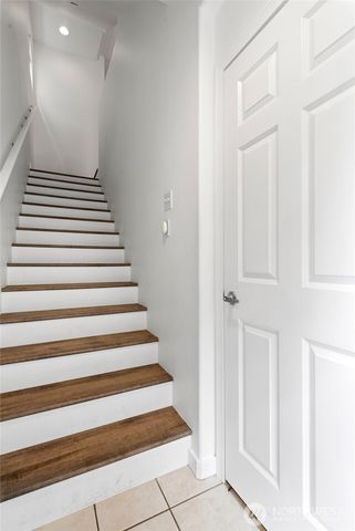 8063 165th Lane NE, Redmond, WA 98052