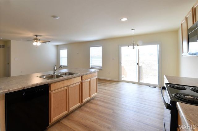 601 Fence Row Drive, Wentzville, MO 63385