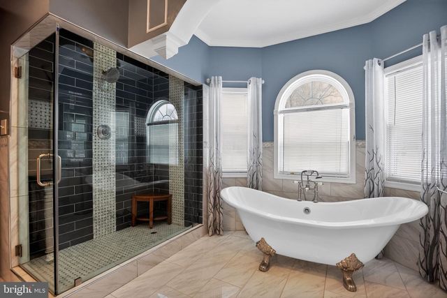 6422 HORSESHOE RD E, Clinton, MD 20735