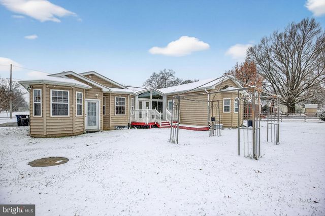 6422 HORSESHOE RD E, Clinton, MD 20735