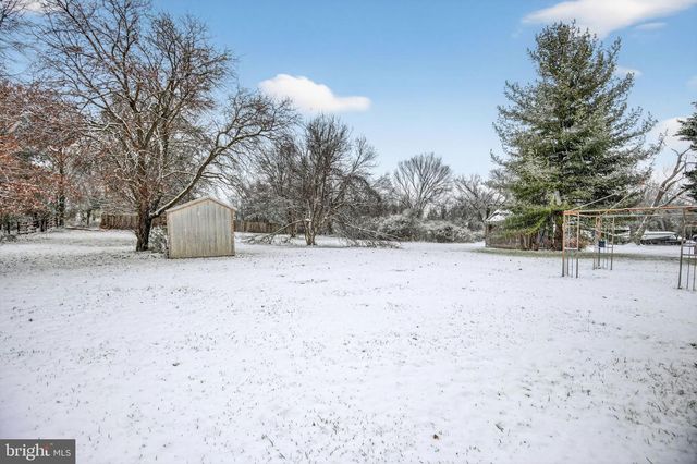 6422 HORSESHOE RD E, Clinton, MD 20735