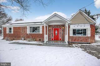 6422 HORSESHOE RD E, Clinton, MD 20735