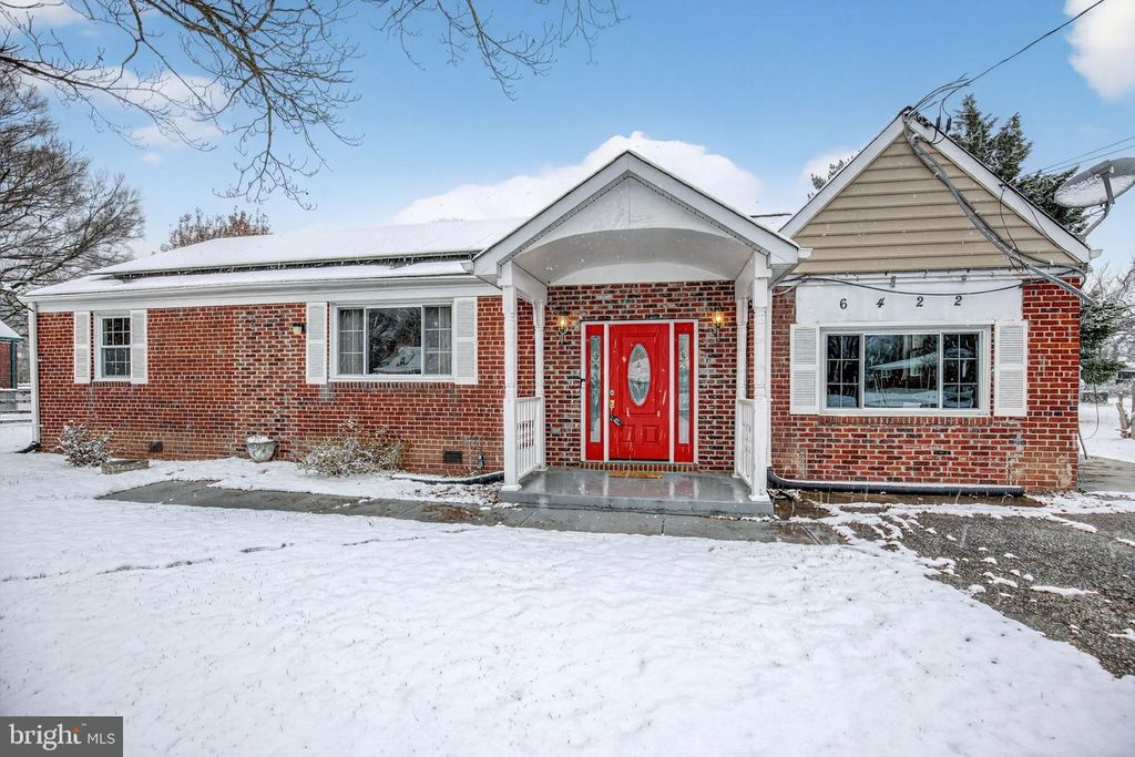 6422 HORSESHOE RD E, Clinton, MD 20735