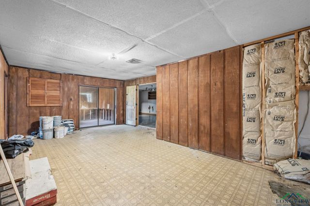 1767 Willow Oak Rd, Gladewater, TX 75647