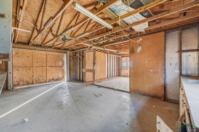 1767 Willow Oak Rd, Gladewater, TX 75647