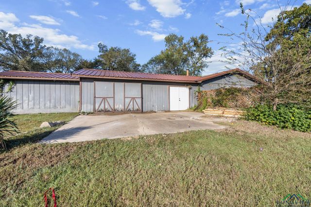 1767 Willow Oak Rd, Gladewater, TX 75647