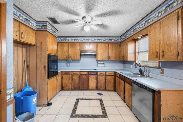 1767 Willow Oak Rd, Gladewater, TX 75647