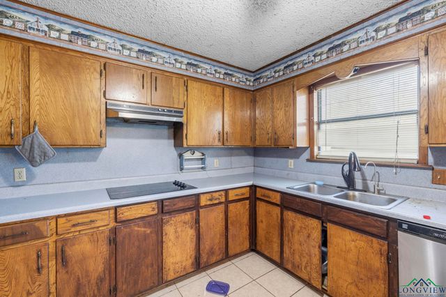 1767 Willow Oak Rd, Gladewater, TX 75647