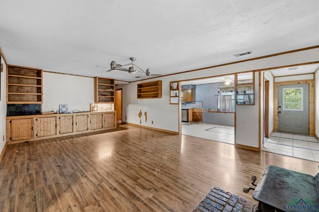 1767 Willow Oak Rd, Gladewater, TX 75647