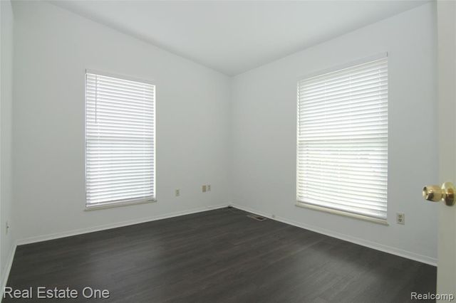 31119 Country Bluff, Farmington Hills, MI 48331