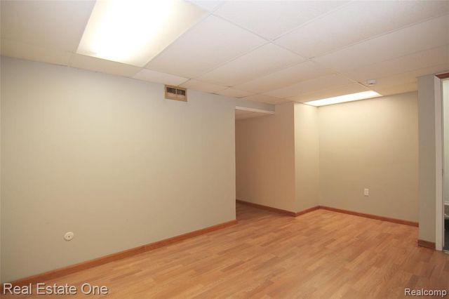 31119 Country Bluff, Farmington Hills, MI 48331