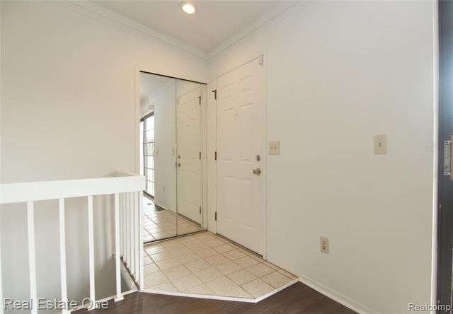 31119 Country Bluff, Farmington Hills, MI 48331