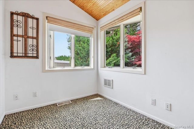15 Seneca Place, Jericho, NY 11753