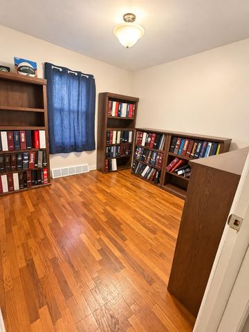 1765 Creston Street, Muskegon, MI 49445