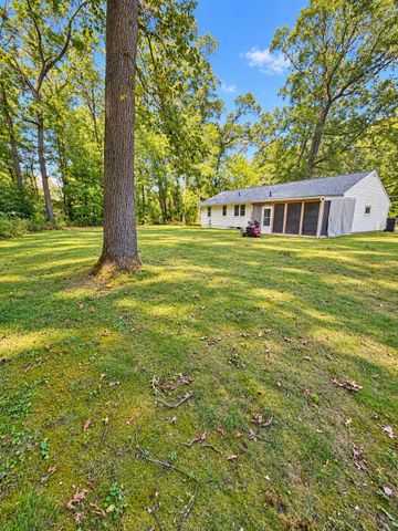 1765 Creston Street, Muskegon, MI 49445