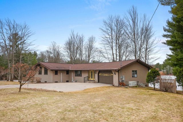 452 Gitchegumee Drive, Buckley, MI 49620