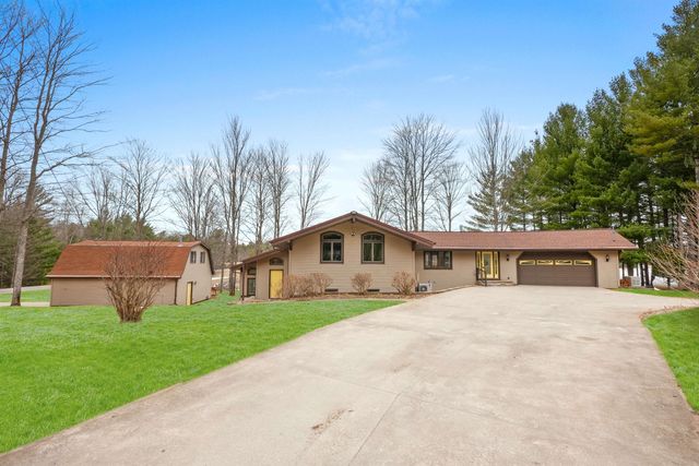 452 Gitchegumee Drive, Buckley, MI 49620