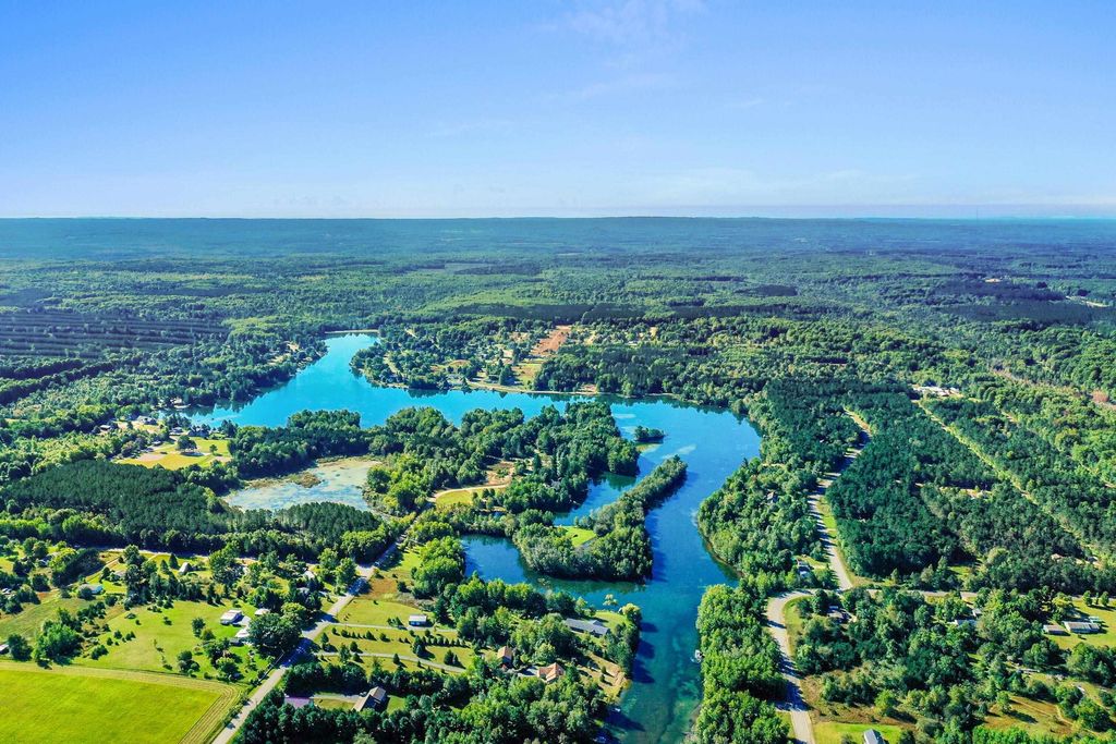 452 Gitchegumee Drive, Buckley, MI 49620