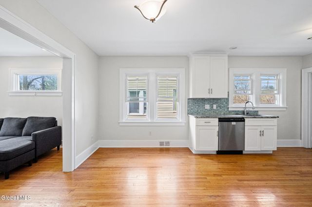 424 Vley Road, Glenville, NY 12302