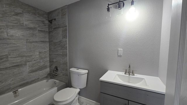 8654 Tilgham Street, Houston, TX 77029