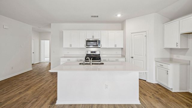 275 Mustang Lake CIR, Buda, TX 78610