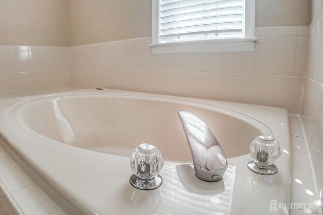 47 Bay Hill Boulevard, Monroe, NJ 08831