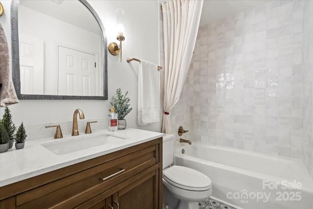 4714 Dawnridge Drive, Charlotte, NC 28226