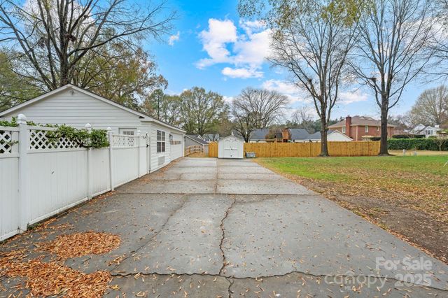 4714 Dawnridge Drive, Charlotte, NC 28226