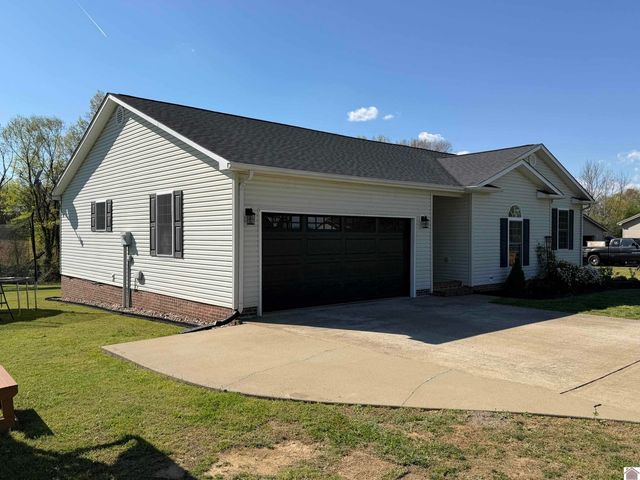 215 Dana Lane, Mayfield, KY 42066