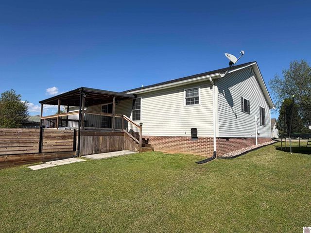 215 Dana Lane, Mayfield, KY 42066