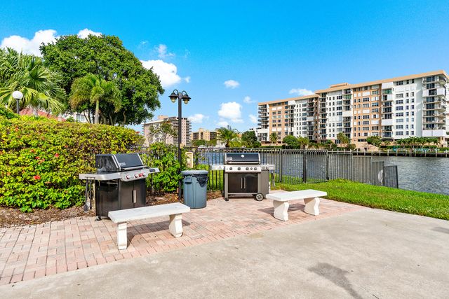 3100 NE 48th Court, Lighthouse Point, FL 33064