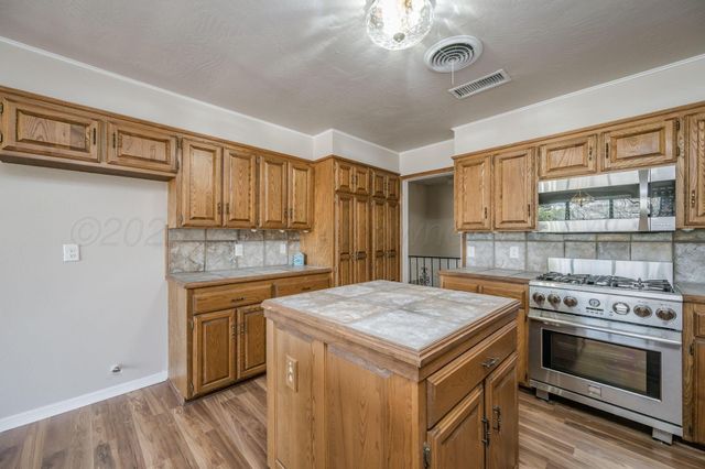 15 LANCASTER Road, Amarillo, TX 79124