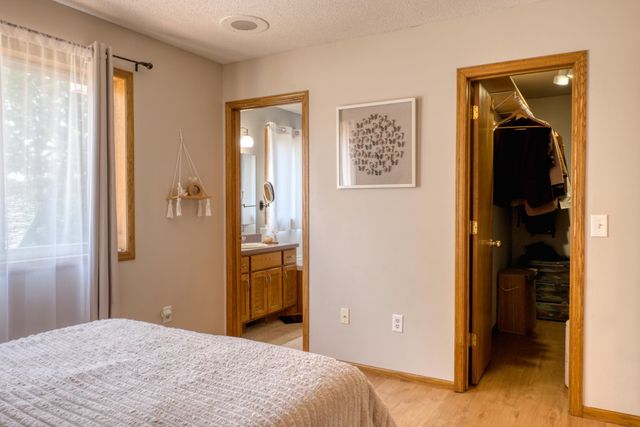 3803 Globe Flower Circle N, Brooklyn Park, MN 55443