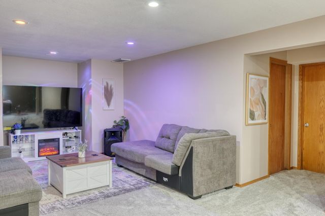 3803 Globe Flower Circle N, Brooklyn Park, MN 55443