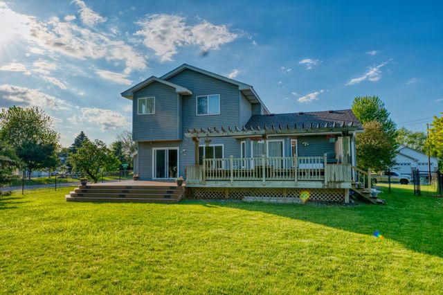 3803 Globe Flower Circle N, Brooklyn Park, MN 55443