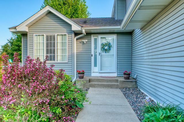 3803 Globe Flower Circle N, Brooklyn Park, MN 55443