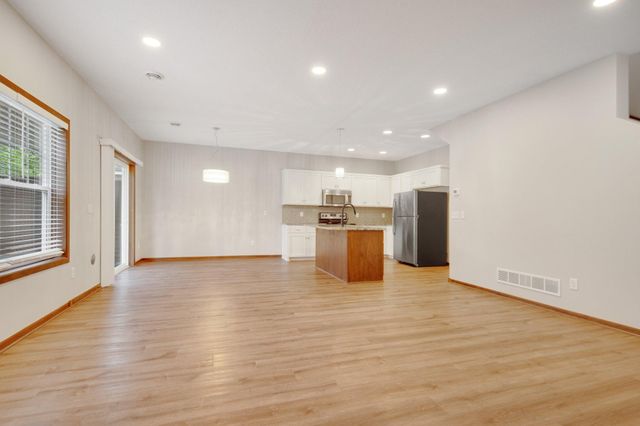 12284 River Valley Drive, Burnsville, MN 55337