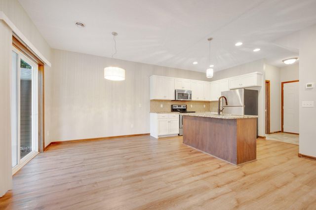 12284 River Valley Drive, Burnsville, MN 55337