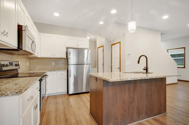 12284 River Valley Drive, Burnsville, MN 55337