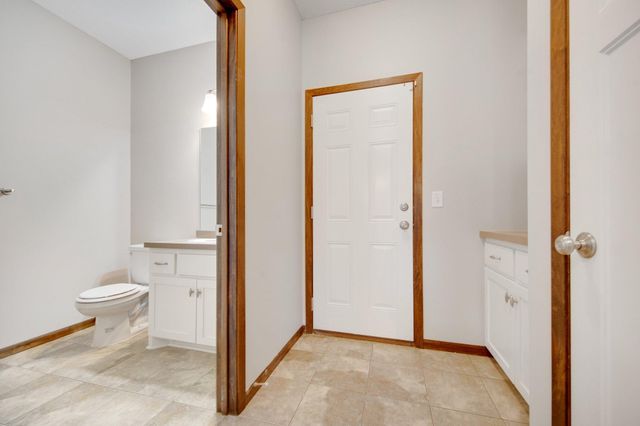 12284 River Valley Drive, Burnsville, MN 55337