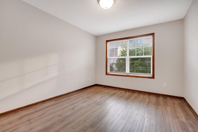 12284 River Valley Drive, Burnsville, MN 55337