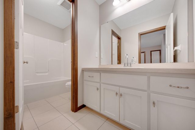 12284 River Valley Drive, Burnsville, MN 55337
