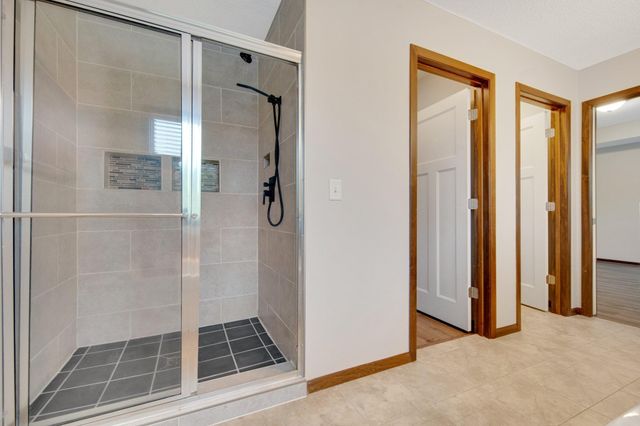 12284 River Valley Drive, Burnsville, MN 55337
