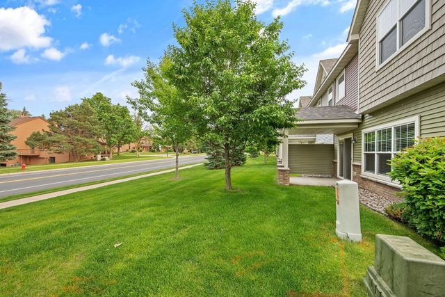 12284 River Valley Drive, Burnsville, MN 55337
