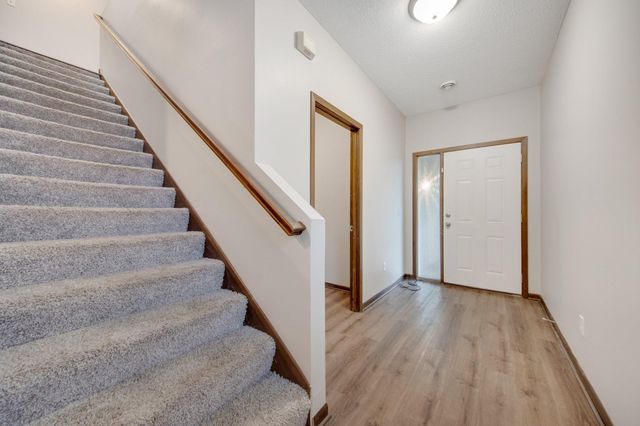 12284 River Valley Drive, Burnsville, MN 55337