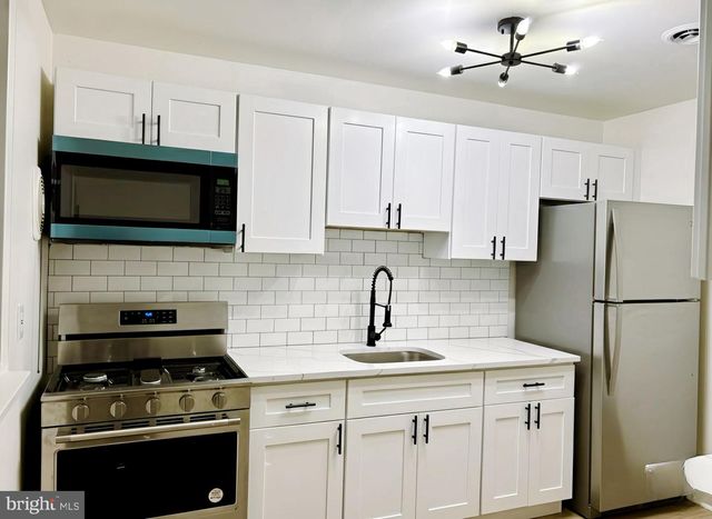 156 KINSLEY RD, Pemberton, NJ 08068