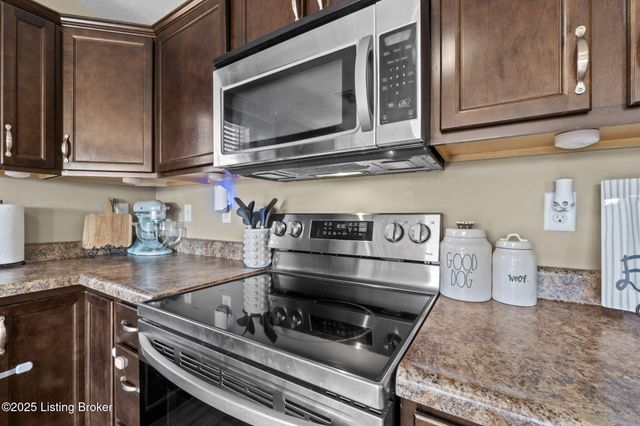 189 Magnolia Dr, Shepherdsville, KY 40165